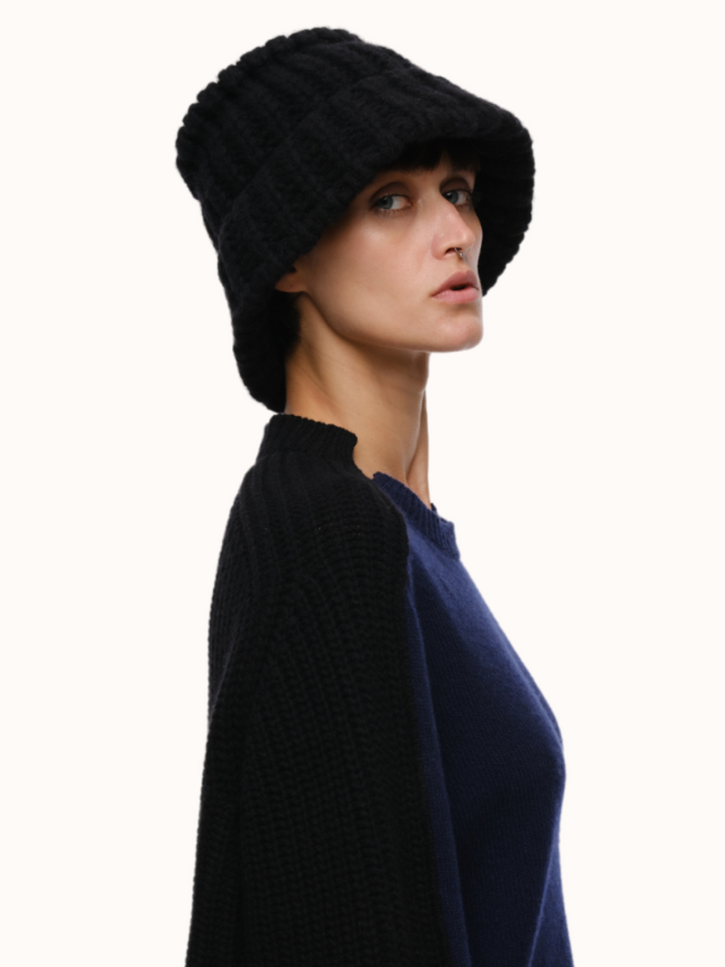 Bett Bucket Hat Hand-Knitted in Recycled Cashmere & Recycled Wool